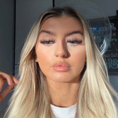 CarlaJacob_'s profile picture. 