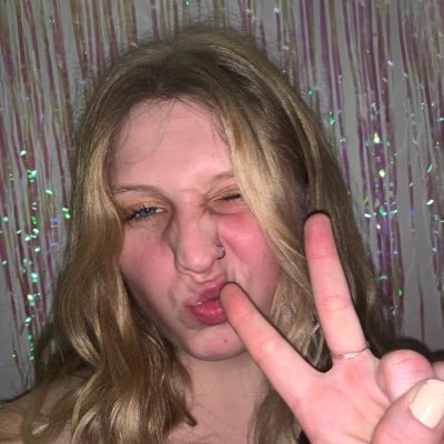 quinn_moyer's profile picture. wash ur hands! she/her