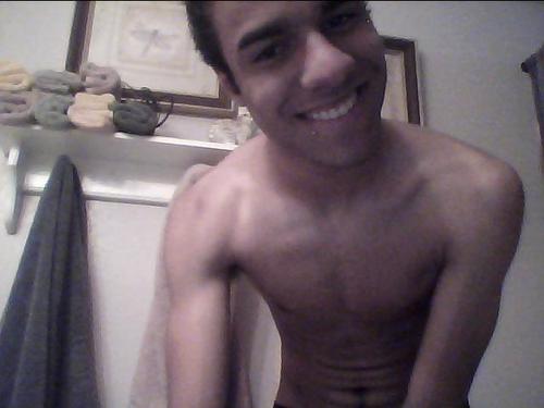 le_t0mmy's profile picture. 20. 
gay. 
massage therapist. 
pokemon 3
whattup?