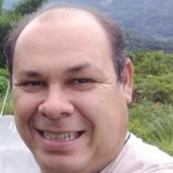 Espíritu alegre😃, sarcástico😜, amigo de todos🤗, propietario de taller automotriz AUTOSHOP🚗🛠️, Trabajador Operativo, Táctico y Estratégico😎.