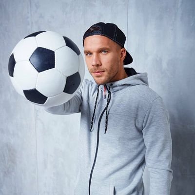 turedure_annex's profile picture. F1(ミハエル＆ミック･シューマッハ・ベッテル・跳ね馬)と蹴球(🇩🇪Müller🐴/#LP10👑＆神戸🐮#1 #2 #11 #24 #25)をゆる～くヲチするおばさんの呟き。自転車/ミニチュア/フィギュアスケート/宇宙/美術館も❤️♫TMNetwork/QUEEN/TwoStepsFromHell