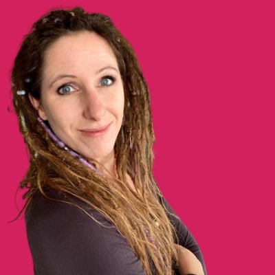 HerzBauchWerk's profile picture. Ich begleite feinfühlige und wandelMUTige Menschen in ein bewusstes und achtsames Leben. #Künstlerin, #Autorin, #Bloggerin, #spirituellebegleitung, #Mompreneur