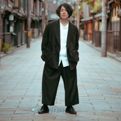 domikimiki's profile picture. 踊る！ディスコ室町（@ODORU_DISCO）Vocal 作詞作曲 / デザイン / MV / イラスト / 僧侶 / 雑誌編集 🎥https://t.co/8b3grN2aXh 🎨https://t.co/RoBv33JiXM