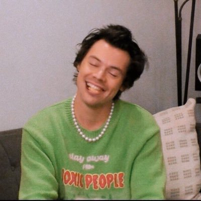 𝐧𝐢𝐚𝐥𝐥: sit yo ass down // she/her // ot5