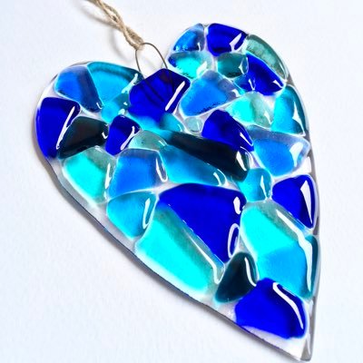 Fused glass artist, inspired by nature, by especially Cornwall Flowing fluidity captured in glass” https://t.co/ua5NdzzKXj