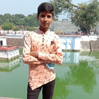 खुद के सपनों के पीछे इतना भागों कि एक
 दिन तुम्हें पाना लोगों के लिए सपना बन जाए