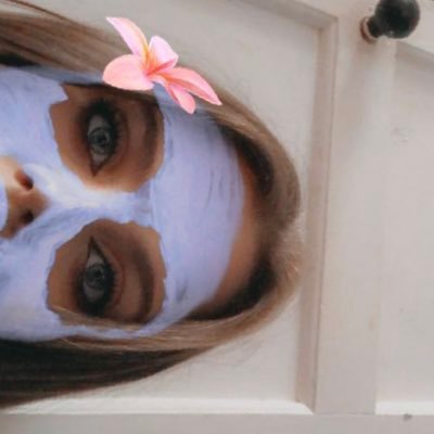 Crystal27103021's profile picture. 