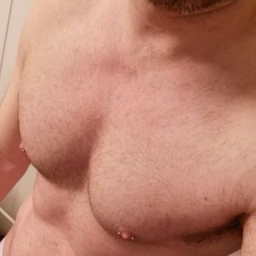 Hairy Muscle Dad (Irish) who likes to please and show off at home...🏳️‍🌈
Tell me what you like to see! 
 || DMs open https://t.co/HVq5y37avL