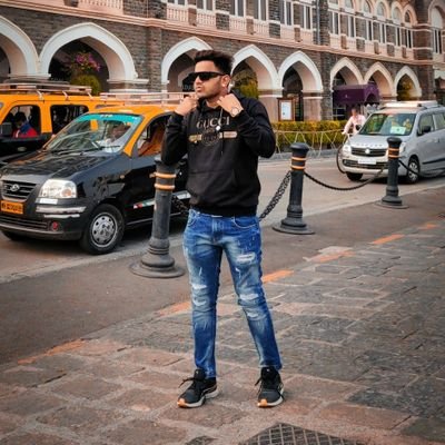 【Bombay】🇮🇳
Dream Come Tru!! (Rapper)⚡
social media influencer●🔥
⚡【HipHop】
⚡●\\ song writer & singer //●⚡