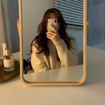 Noor25883877's profile picture. لستُ ضدَّ مراعاة المشاعر بشرط أن لا تُداس مشاعري في المقابل، ولستُ ضدَّ جبر الخواطر بشرط أن لا يكون كسر خاطري هو الثمن