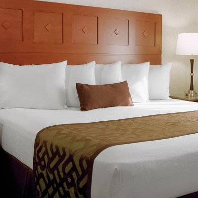 We have deluxe suites and family friendly rooms available for your convenience.