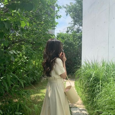2人の天使を子育て中💓
離婚後、生活していくのがやっとの状態...🙇♀️⇒今の現状を変えたいと思い、ネットビジネスに出会う⇒3ヵ月で月収100万円達成💚
時間とお金が自由になって幸せな毎日に💘
わたしの様に現状を変えたいと思っている人を無料でサポートしてます✊
無言フォロー失礼します🙇♀️
