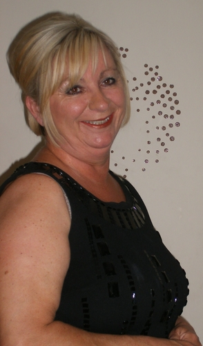 hello I am a licensed Master and Hypnotic Practitioner of Neuro-Linguistic Prgramming-NLP. I work mainly with stop smoking, weight loss and fast phobia cures.