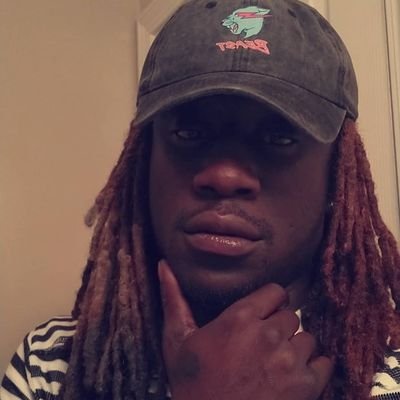 LyfeSlyme's profile picture. 🇱🇷🇧🇧👟🦖💰📈♏🎶🎶📸