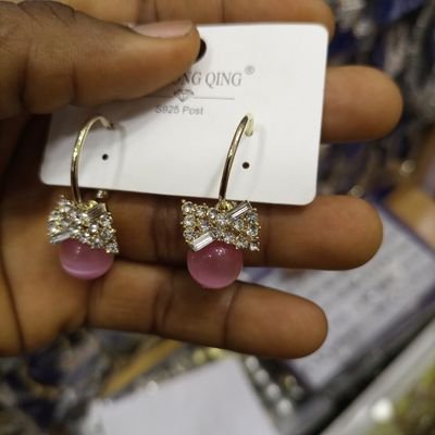 #Muslimah. Giving you exquisite jewelry accessories. Burnaboy addict,fun to be with,Sapphire doll.