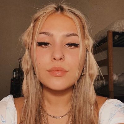 idkitsnat's profile picture. 