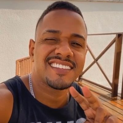 Pai, faças de mim teu jardim, onde a maldade não nasce e a tristeza não tem raiz. 🍃🙌🏽🙏🏽 Ariano ♈️