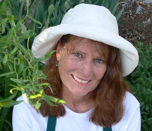 Writer, master gardener, Plant a Row for the Hungry organizer, Blue Ribbon Vegetable Gardening (Storey Pub 2016), http://t.co/FvJIbpXiyN vegetable expert