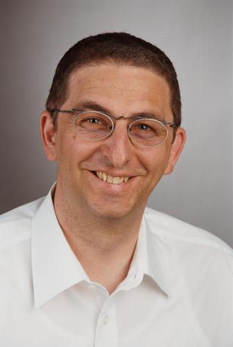 IT Consultant, Software Architect, Netzwerker, Läufer, Gadget-Liebhaber, Nerd und Vater