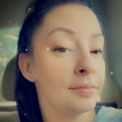 Hi, My name is Brookie Marie. If u want 2 be my friend then click my website. We can become a friends. If u want 2 get know me then ask me away! :-)