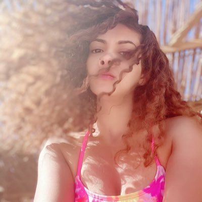 CurlyDaily's profile picture. Curly’s diaries