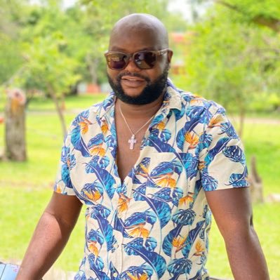 A husband, a father, and a business executive. positivity gives me energy. good vibes only.