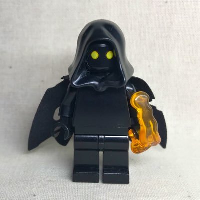 LEGOとNintendoが好き。子供の頃に夢中になったレゴ。親にいつの間にか全て破棄され、また集め始めています。たまにチマチマ何かを造ったりします。ポケモン昔から好き。こどもとレゴ&ポケモンで遊ぶことが生きがい。