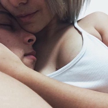 Pareja de 23 y 25 años 👫 $$$$$$$👉👌 Chile 🇨🇱 Santiago https://t.co/C46DswrTSV
