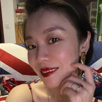 本人男，喜欢乱伦，恋母，寻干妈，干姐姐一起玩！加qq:3366353462！