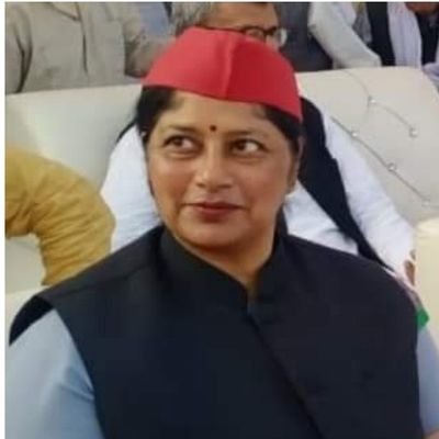 Doctor, social worker and District president of Samajwadi party (mahila prakosht)
जय समाजवाद जय अखिलेश