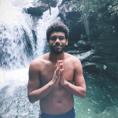 Viver o aqui e o agora, fazer o que devo e estar no que faço. Descobrindo o mundo. O tempo não demora, capricha 🌈✨