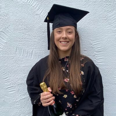 Cymraes 🏴 , @metcaerdydd @cardiffmet graduate🏹