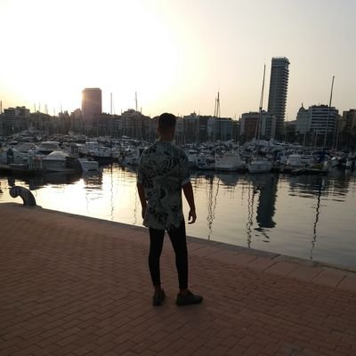 Yassine04760525's profile picture. 