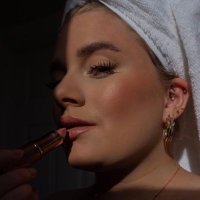 Amy Savage - @cosmeticsjunki Twitter Profile Photo