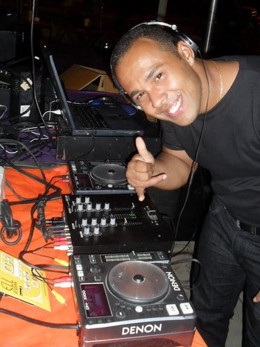 Trazendo o verdadeiro FUNK CARIOCA para o Norte/Nordeste. Fechado com meu parceiro MC JACK. Agora Faço Parte da Familia!!!!
Contato: (84) 8703 - 0548