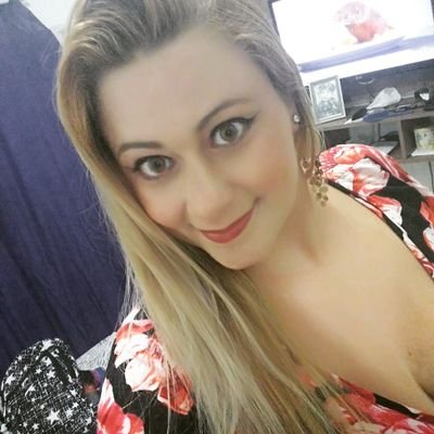 ''Gratidão não é um “jogo do contente”, e nem mimimi de gente chata. Gratidão é gentileza, com você e com o outro. Gratidão é um estado da alma de quem descobri