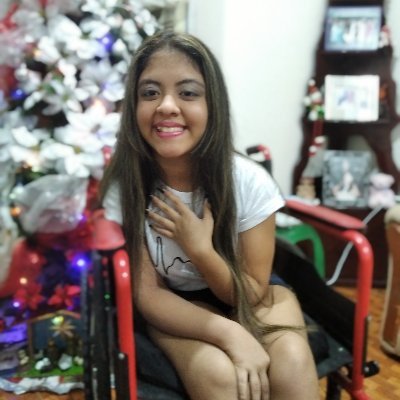 Venezolana 🇻🇪. Estudiante 📚Amante del café☕.Y la música🎶. #GuerreraEnSillaDeRuedas♿.
cuenta respaldo de @paoFerndez. IG tejiendoporunsueno.