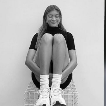 MOkbGJclAEe3PFp's profile picture. 19