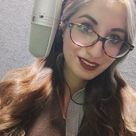 Licenciada en Ciencias y Técnicas de la Comunicación.
- Directora Artística de Tv Lobo
- Locutora y conductora
- Continuista
- Rapera