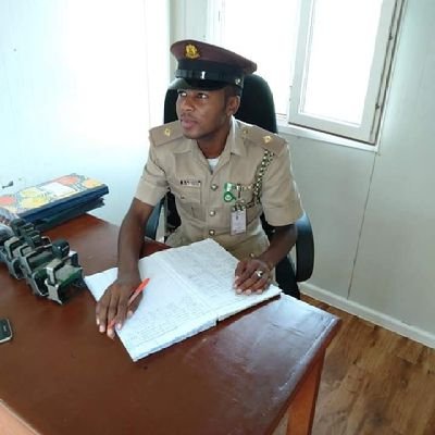senior officer @nigeriaimmigration/ entrepreneur/inspirating the upcoming ones