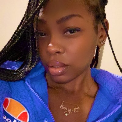 KariChenai's profile picture. 🌒God. Love. Music. Family🌖