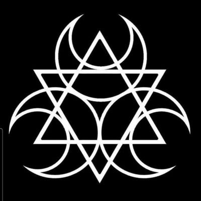 I'm 24 and a Native american wiccan with autism and gay🏳️🌈🏳️🌈 I love reading and drawing watching horror movies and listening to horror stories