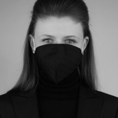 Viktoria Lorenz is a young fashion designer whose work is at the cutting edge of art and fashion.

https://t.co/LlOUJPNokx