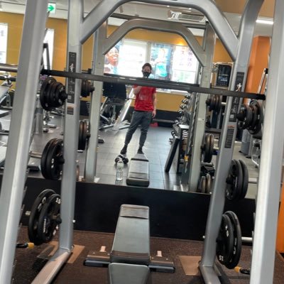 TakakuraUNCOMM1's profile picture. UNCOMMON2期生。筋トレに励む男。 22歳。新人のエンジニア1年目。最強の習慣を身につけます。