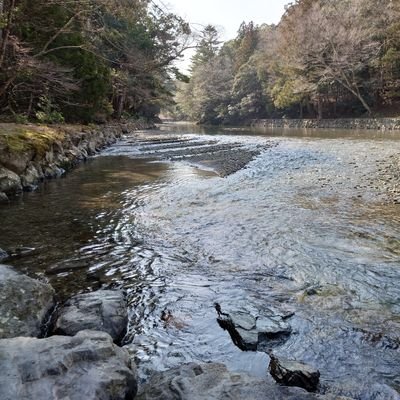 横浜市栄区でほねつぎを生業としている者です。
平成16年9月、「しばた接骨院」を開設。
平成25年2月、「デイサービスやわらかい」を開設。
令和元年8月、「しばた接骨院」を移転。
座右の銘は「成功は反省と努力」（故 本田 宗一郎 氏の言葉）
骨折・脱臼、いつでも来い！という「常在戦場」の心構えで日々の業務に従事。