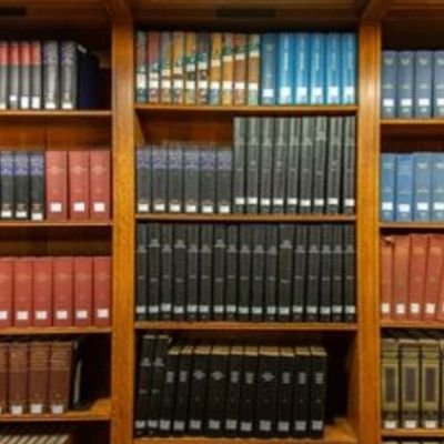 lector empedernido, devorador de cuanto libro merezca ser respetado y disfrutado