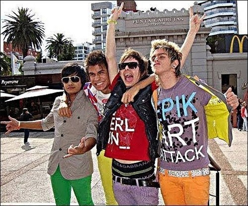Me diz , e quem não morreria para esse perfeição viver  ? 
Dona : @Thay_Schirmer .