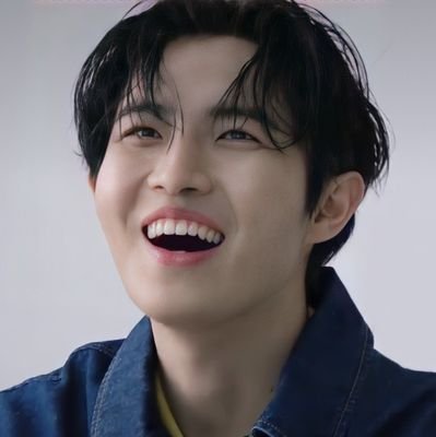 오늘 하루도 믿고 듣는 김재환 하세요🎸🌙 (W)IN:D 1&2기🍃 // currently inactive; dm if urgent ✨