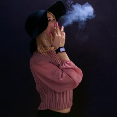 alvina_hi's profile picture. 