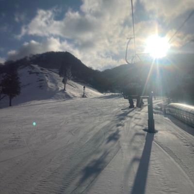 DarkWorld_24's profile picture. UVER☆   大阪crew！
冬はスノボー色んなところに行きます。
スノボー仲間募集笑